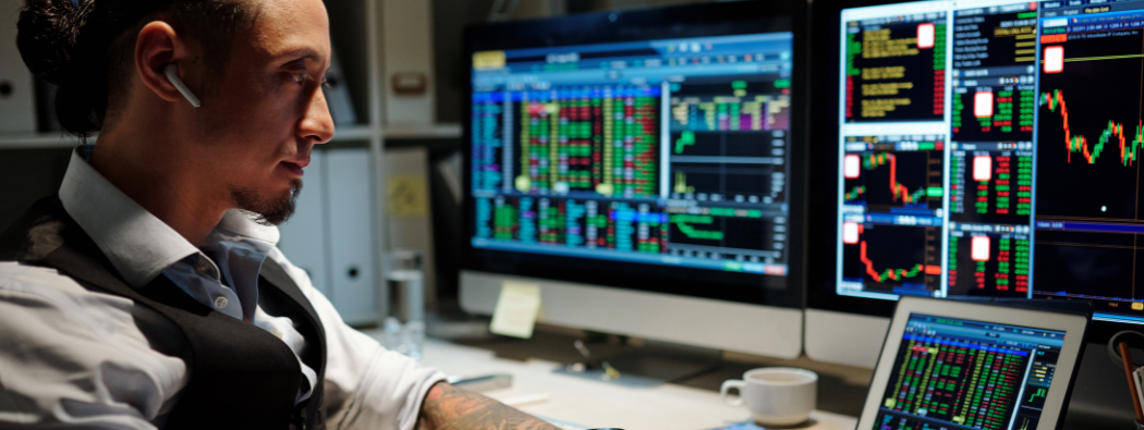 Proprietary Trading vs Online Trading: An In-Depth Comparison 2026